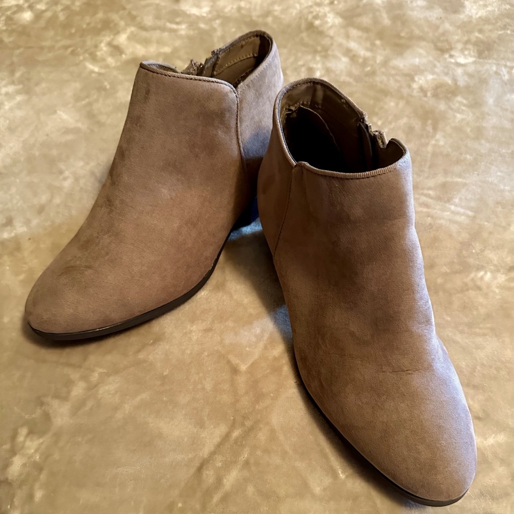 Style & Co Wiley Taupe Suede Boots size     9 W